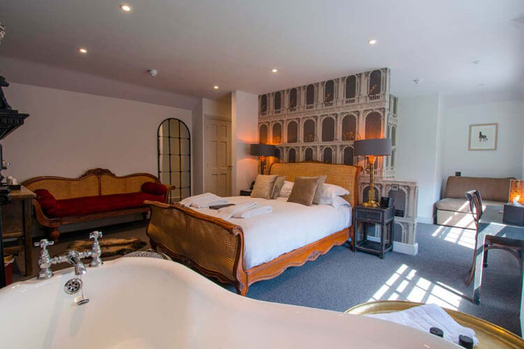 The Bull Hotel - Image 2 - UK Tourism Online