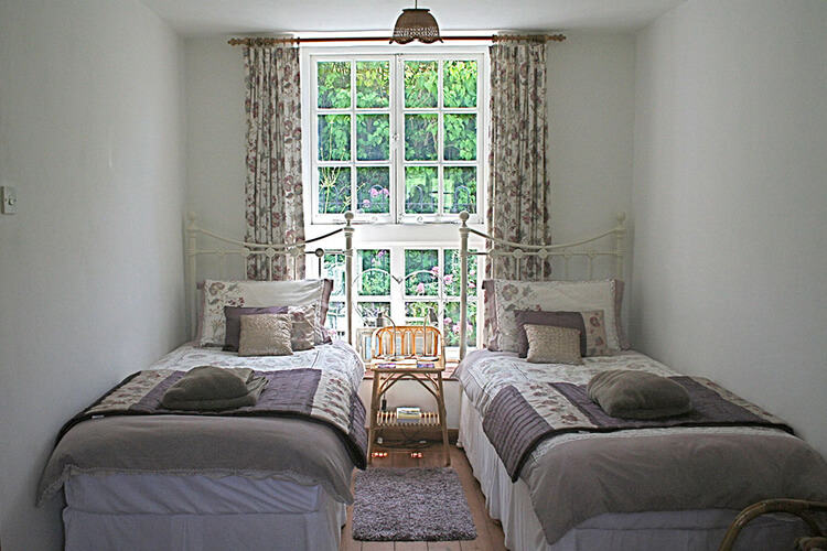 The Cottage - Image 2 - UK Tourism Online