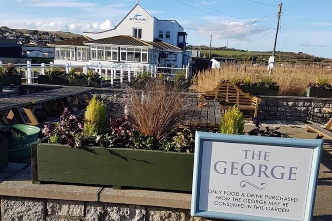The George Thumbnail | West Bay - Dorset | UK Tourism Online