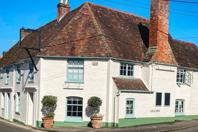 The Fleur De Lys Inn Thumbnail | Wimborne Minster - Dorset | UK Tourism Online