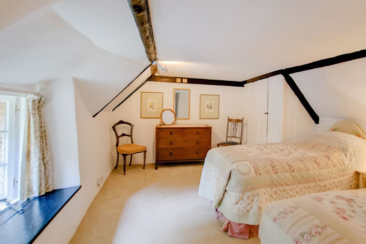 Two Vine Cottage - Image 3 - UK Tourism Online