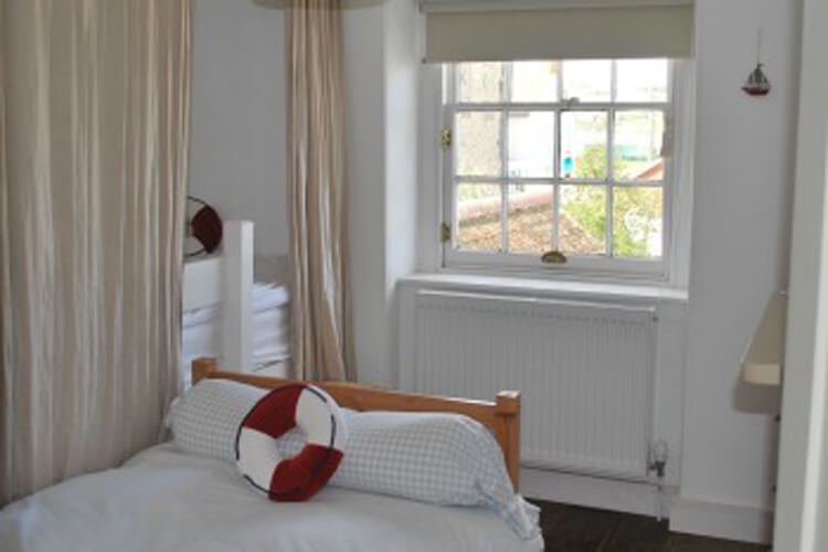 West Bay Cottage - Image 4 - UK Tourism Online