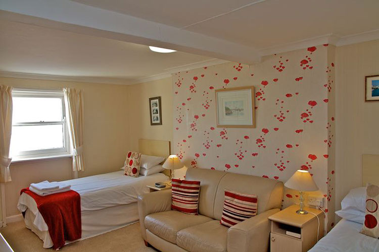 Weymouth Beach B&B - Image 3 - UK Tourism Online