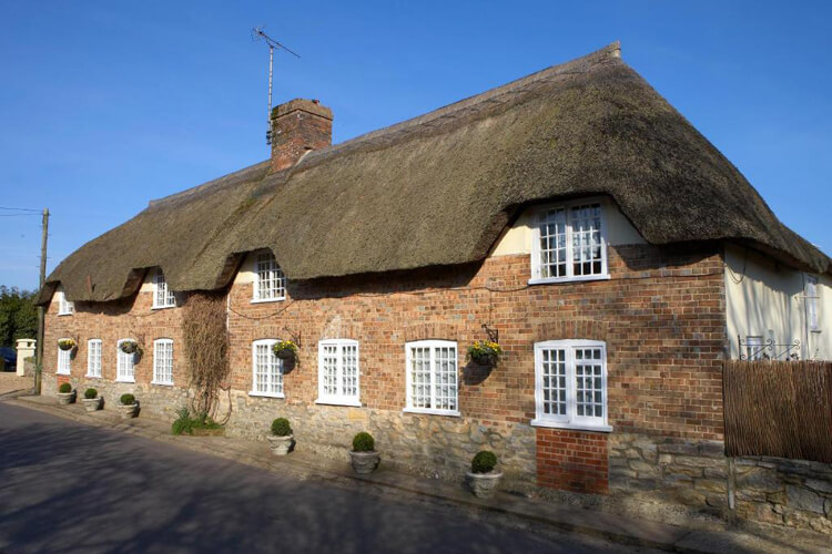 Yalbury Cottage - Image 1 - UK Tourism Online