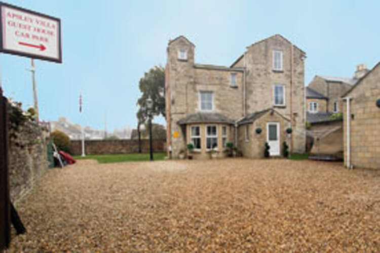 Apsley Villa Guest House - Image 1 - UK Tourism Online