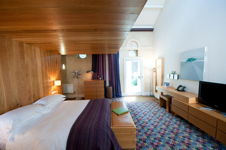 Cowley Manor Hotel - Image 3 - UK Tourism Online