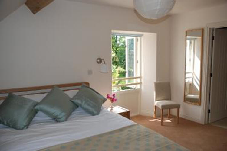 Doughton Cottages - Image 2 - UK Tourism Online