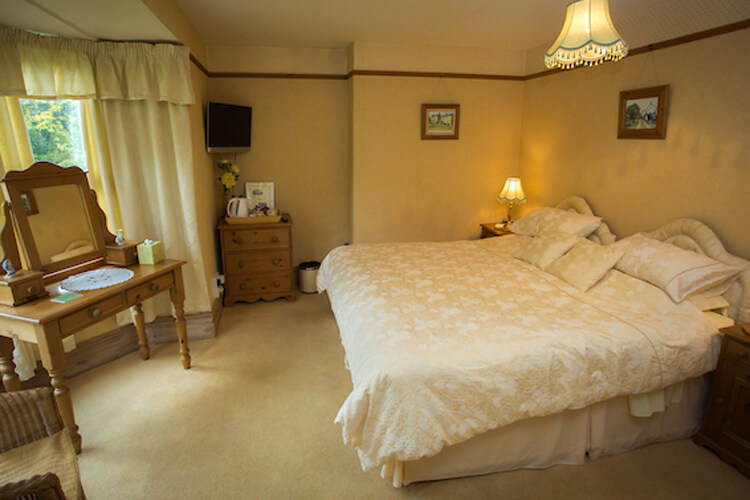 Dryslade Farmhouse Bed & Breakfast - Image 4 - UK Tourism Online