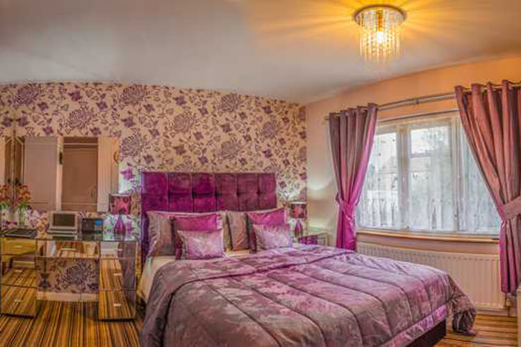 Holly House Bed and Breakfast - Image 2 - UK Tourism Online