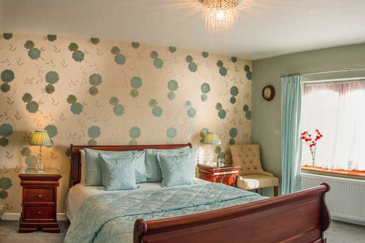 Holly House Bed and Breakfast - Image 3 - UK Tourism Online