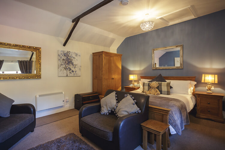 Lamb Inn - Image 3 - UK Tourism Online