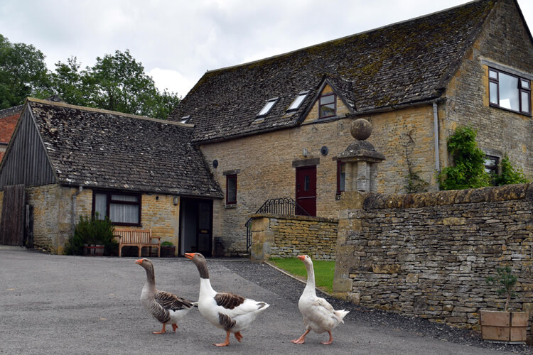 Luckley Farm Cottages - Image 1 - UK Tourism Online