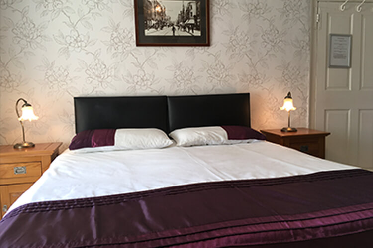 Manor Cottage Guest House - Image 2 - UK Tourism Online