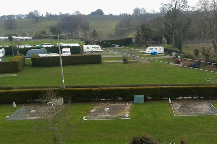 Pelerine Caravan & Camp Site - Image 2 - UK Tourism Online