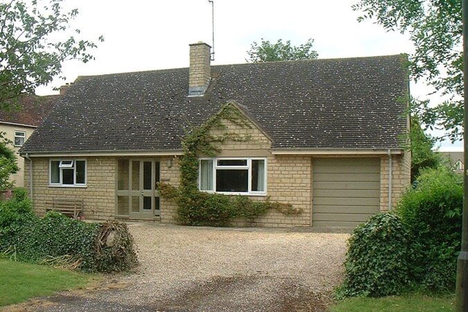 Sarum Bungalow Thumbnail | Moreton-in-Marsh - Gloucestershire | UK Tourism Online