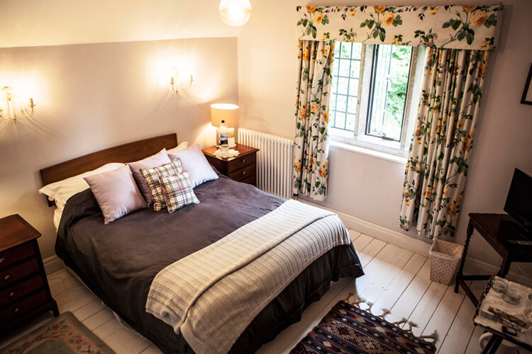 Stinchcombe Hill House Bed & Breakfast - Image 1 - UK Tourism Online