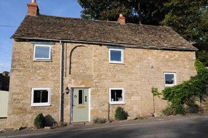 Turnpike Cottage Thumbnail | Tetbury - Gloucestershire | UK Tourism Online