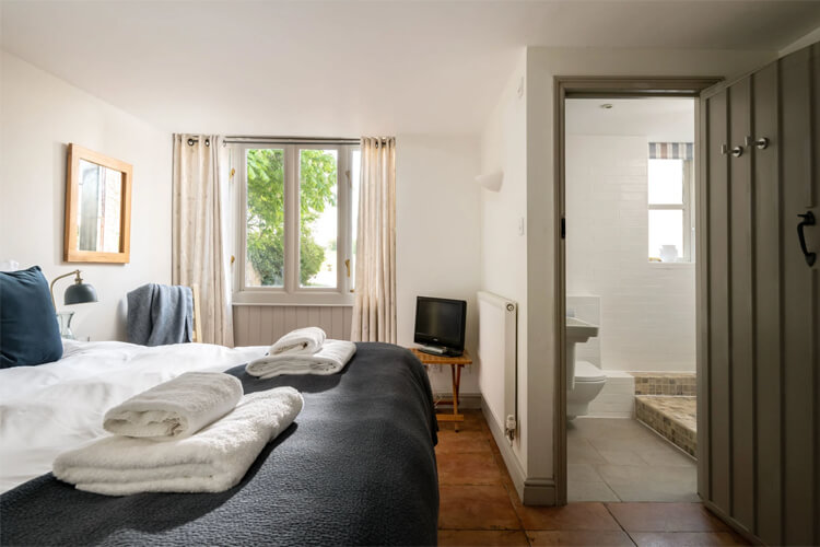 Allerford Barns - Image 1 - UK Tourism Online