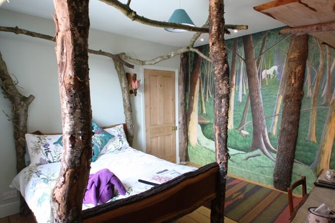 Apple Fairy Bed & Breakfast Thumbnail | Glastonbury - Somerset | UK Tourism Online
