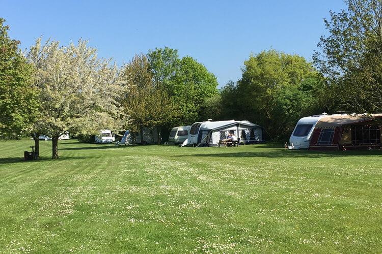 Ashe Farm Caravan & Campsite - Image 1 - UK Tourism Online