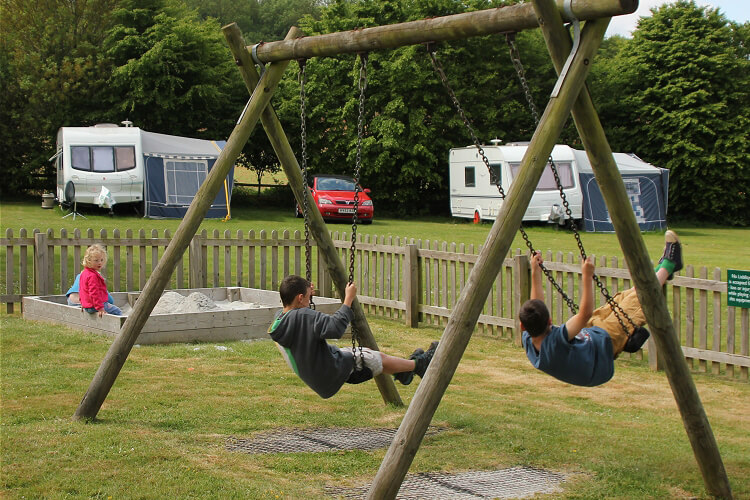 Ashe Farm Caravan & Campsite - Image 3 - UK Tourism Online