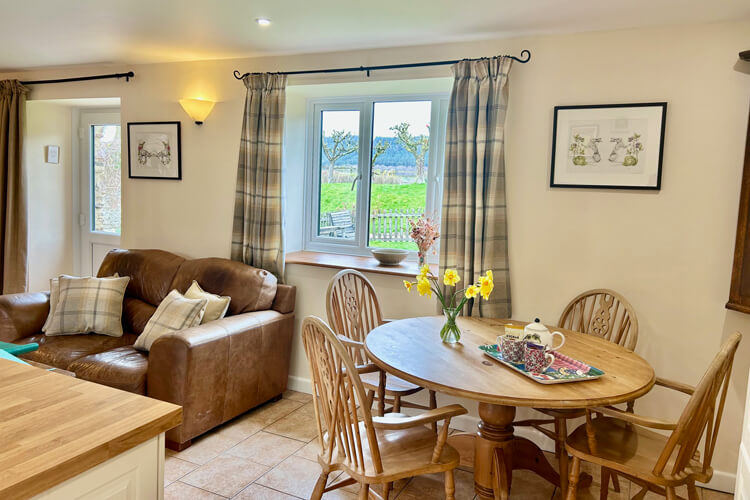Bees Knees & Honeycott Cottages - Image 2 - UK Tourism Online