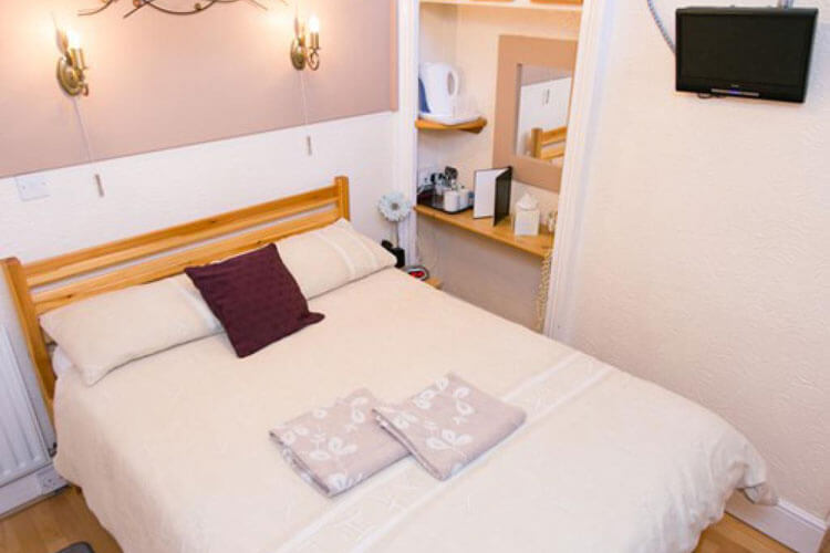 Blakeney Guest House - Image 2 - UK Tourism Online