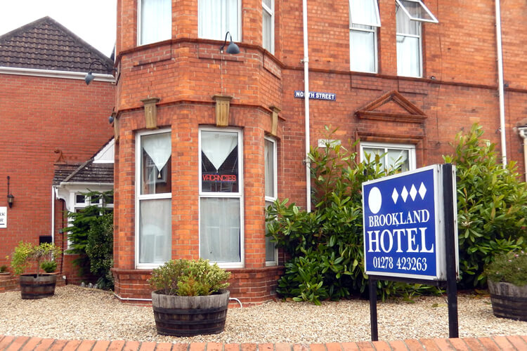 Brookland Hotel - Image 1 - UK Tourism Online