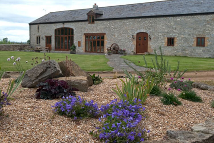 Church Farm Barn - Image 1 - UK Tourism Online