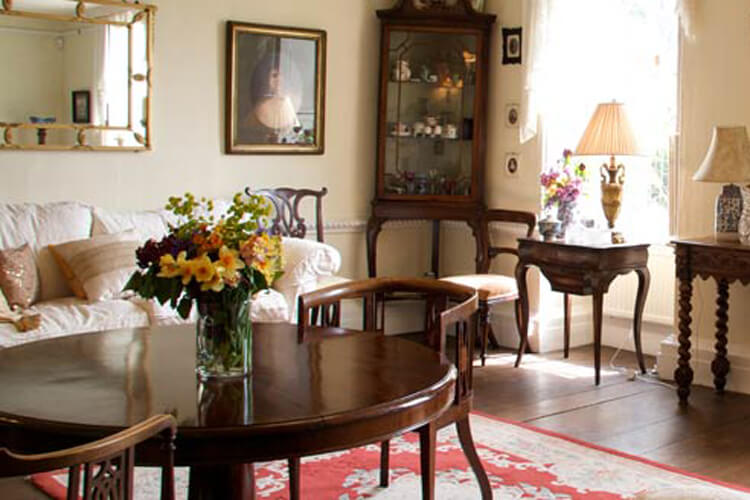 Compton House - Image 2 - UK Tourism Online