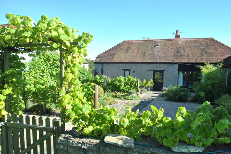 Courtyard Barn - Image 1 - UK Tourism Online