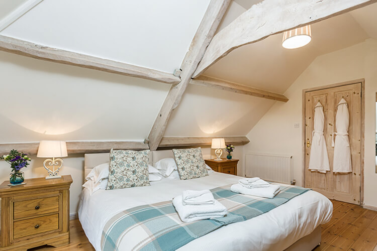 Courtyard Barn - Image 4 - UK Tourism Online