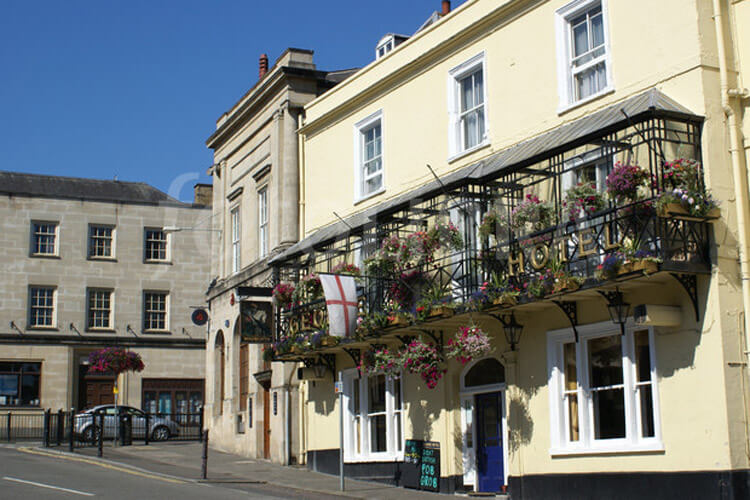 George Hotel - Image 1 - UK Tourism Online
