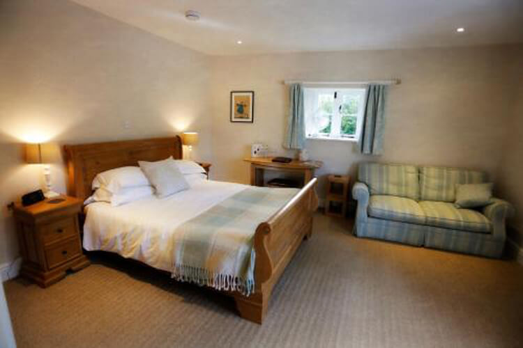 Langaller Manor House - Image 2 - UK Tourism Online