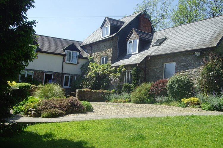 Little Quarme Cottages - Image 1 - UK Tourism Online