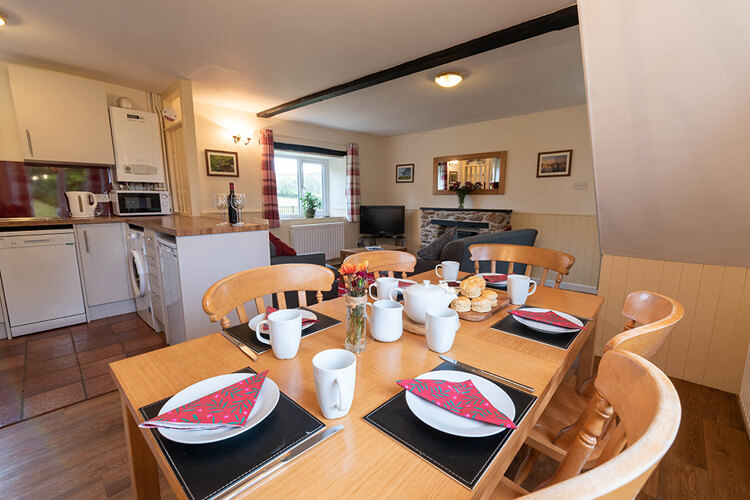 Little Quarme Cottages - Image 3 - UK Tourism Online