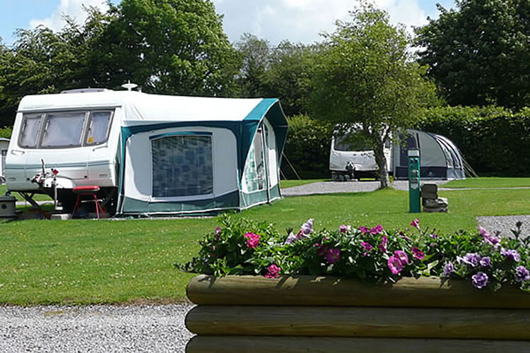 Lowtrow Cross Caravan Camping Site - Image 1 - UK Tourism Online
