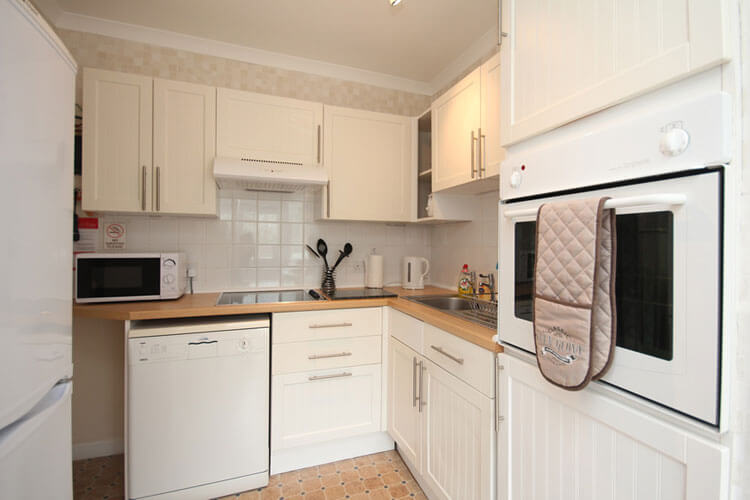 Merlin House Holiday Apartments - Image 3 - UK Tourism Online