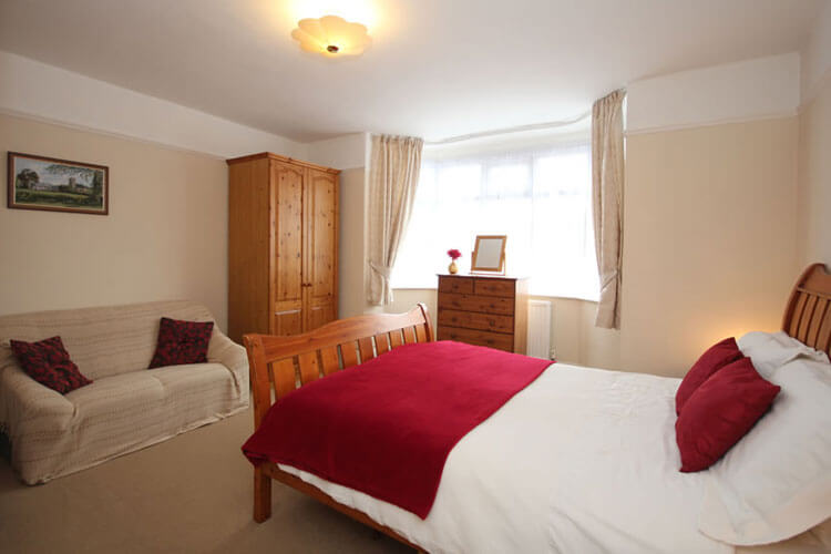 Merlin House Holiday Apartments - Image 5 - UK Tourism Online