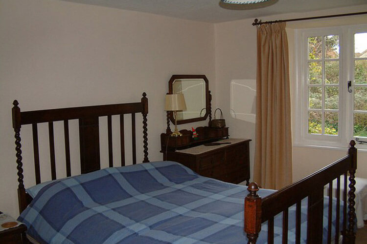 Myrtle House - Image 3 - UK Tourism Online