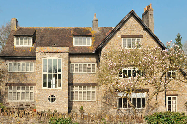 Old Parsonage House - Image 1 - UK Tourism Online