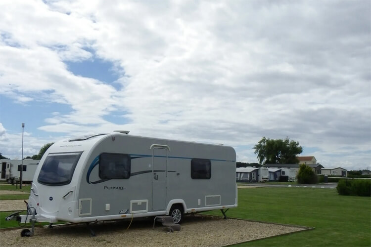 Rose Farm Touring Caravan Park - Image 2 - UK Tourism Online