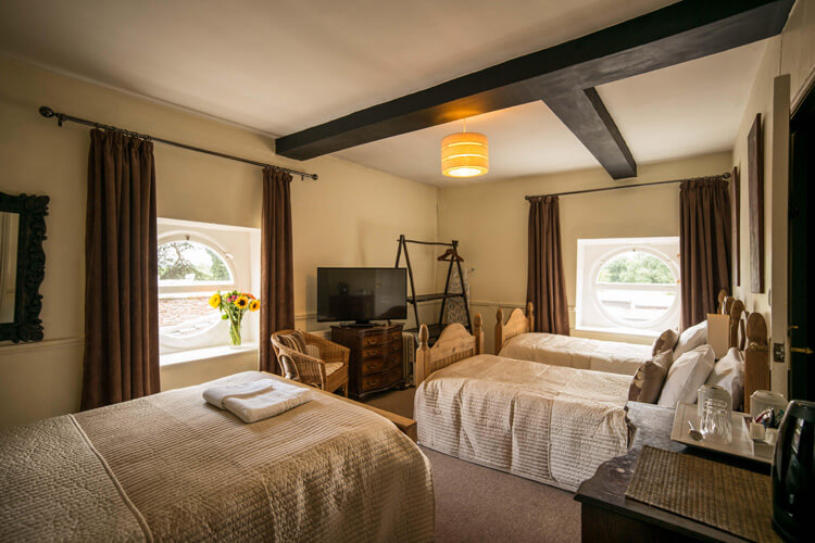 The Coach House - Image 2 - UK Tourism Online