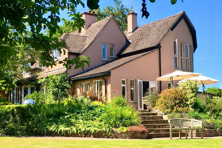 The Cottage Beyond - Image 1 - UK Tourism Online