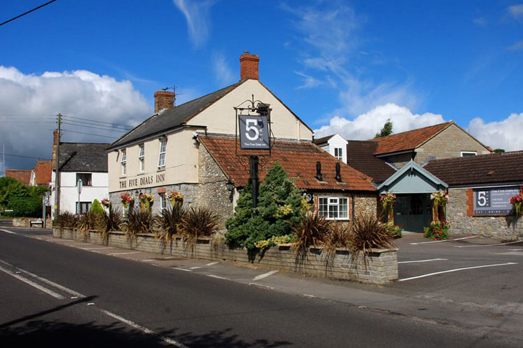 The Five Dials Inn - Image 1 - UK Tourism Online