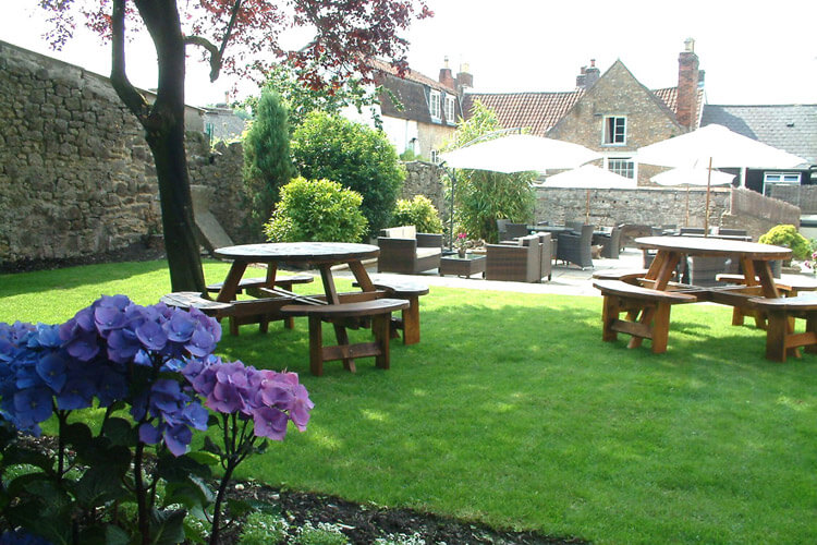 The George at Nunney - Image 5 - UK Tourism Online