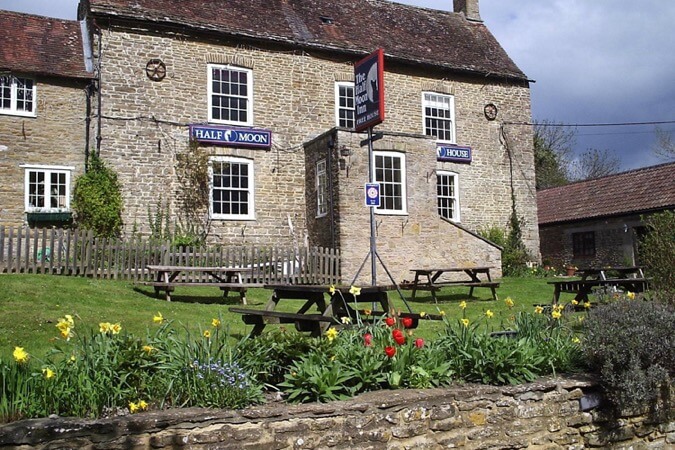 The Half Moon Inn Country Lodge Thumbnail | Yeovil - Somerset | UK Tourism Online