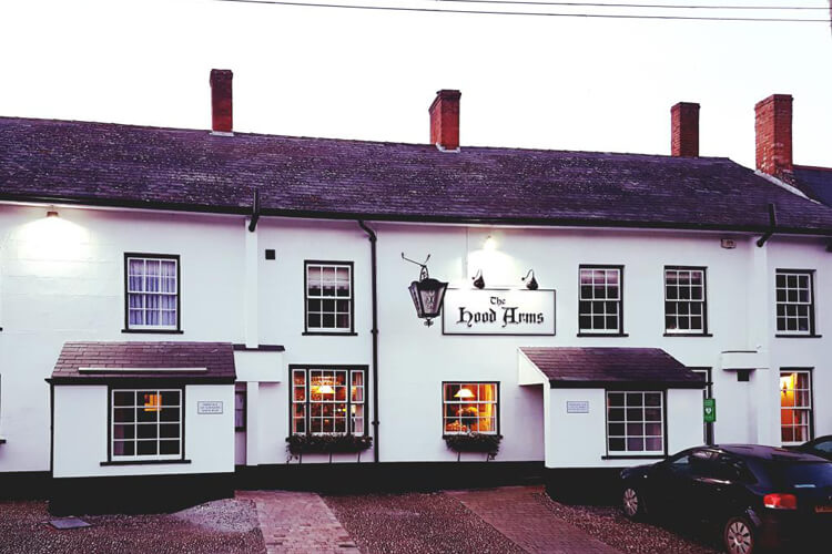 The Hood Arms - Image 1 - UK Tourism Online