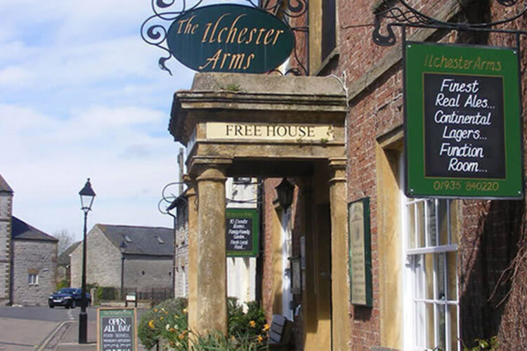 Ilchester Arms - Image 1 - UK Tourism Online