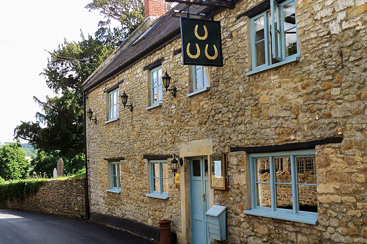 The Three Horseshoes Inn - Image 1 - UK Tourism Online